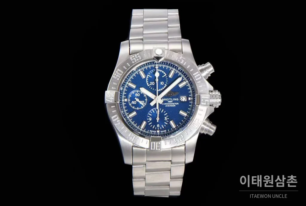 브라이틀링 어벤저 크로노그래프43 스틸 오토매틱 43mm 블루 다이얼