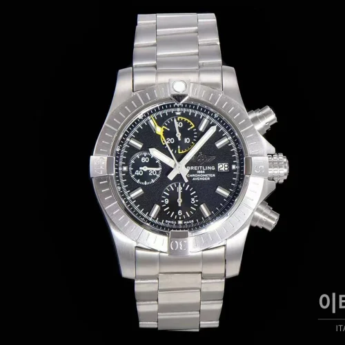 브라이틀링 어벤저 크로노그래프43 스틸 오토매틱 43mm 블랙 다이얼