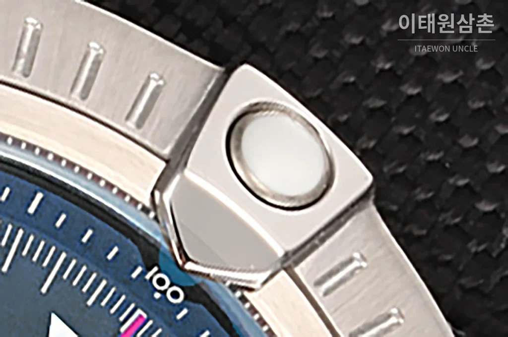 브라이틀링 어벤저 크로노그래프 오토매틱 45mm