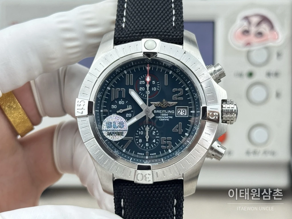 브라이틀링 어벤저 네이비다이얼 크로노그래프 오토매틱 45mm
