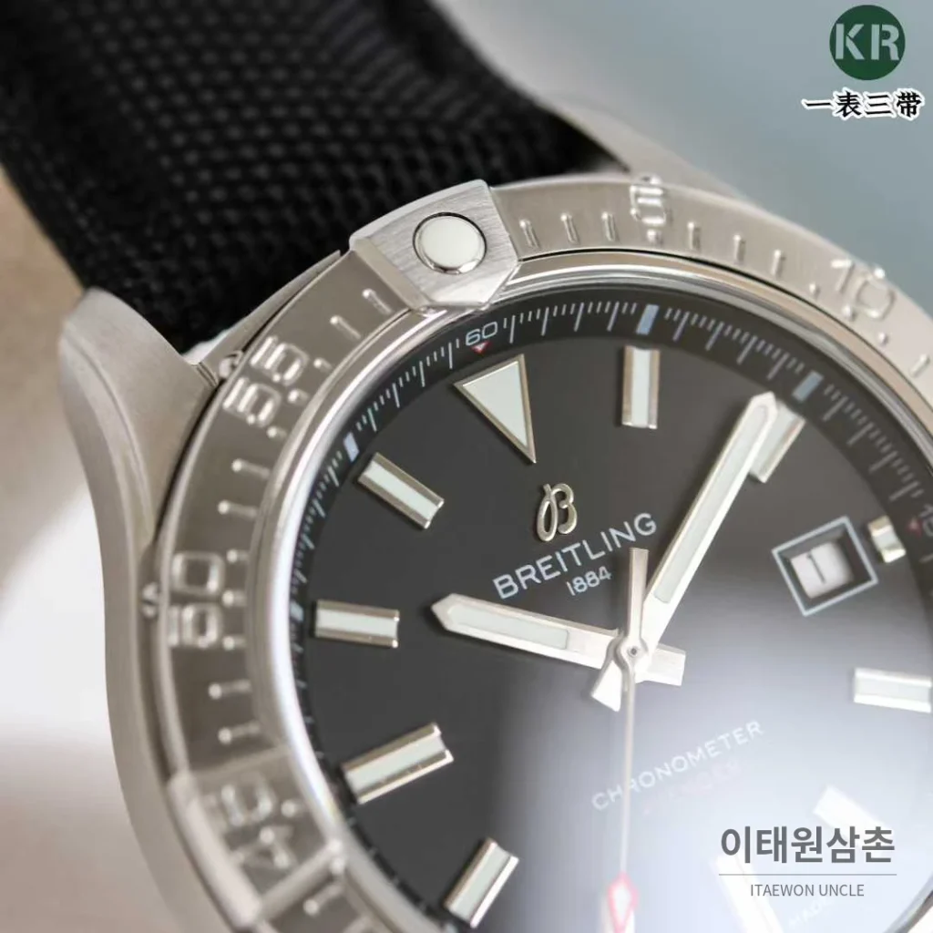 브라이틀링 어벤져 스틸 블루다이얼 야광인덱스 오토매틱 42mm