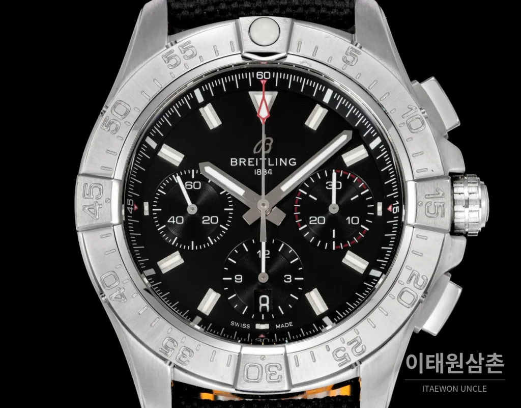 브라이틀링 어벤져 스틸 크로노그래프 오토매틱 시계 44mm 블랙 다이얼 블랙 나일론 스트랩