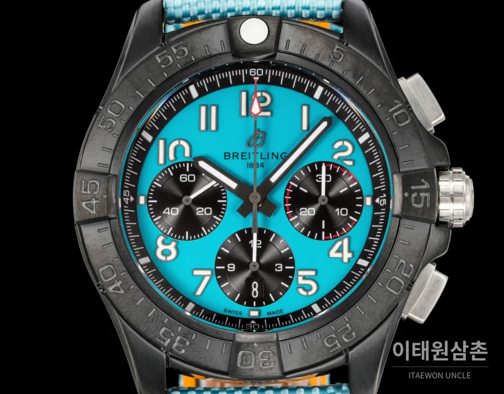 브라이틀링 어벤져 스틸 크로노그래프 오토매틱 시계 44mm 아이스블루 다이얼 아이스블루 나일론 스트랩 블랙 베젤