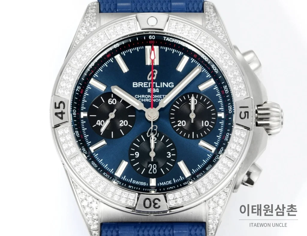 브라이틀링 크로노맷 B01 다이아몬드베젤 크로노그래프 오토매틱 42mm 네이비 다이얼