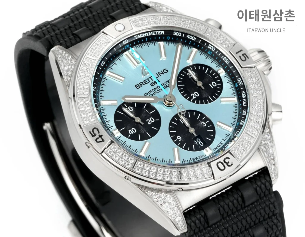 브라이틀링 크로노맷 B01 다이아몬드베젤 크로노그래프 오토매틱 42mm 아이스블루 다이얼