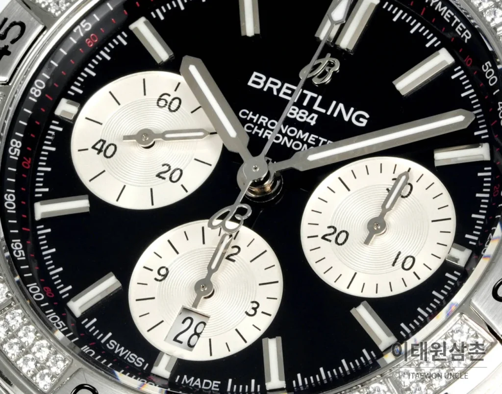 브라이틀링 크로노맷 B01 다이아몬드베젤 크로노그래프 오토매틱 42mm 블랙 다이얼