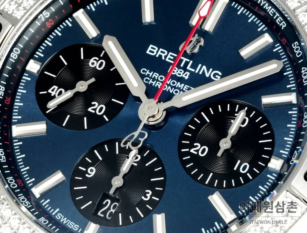 브라이틀링 크로노맷 B01 다이아몬드베젤 크로노그래프 오토매틱 42mm 네이비 다이얼