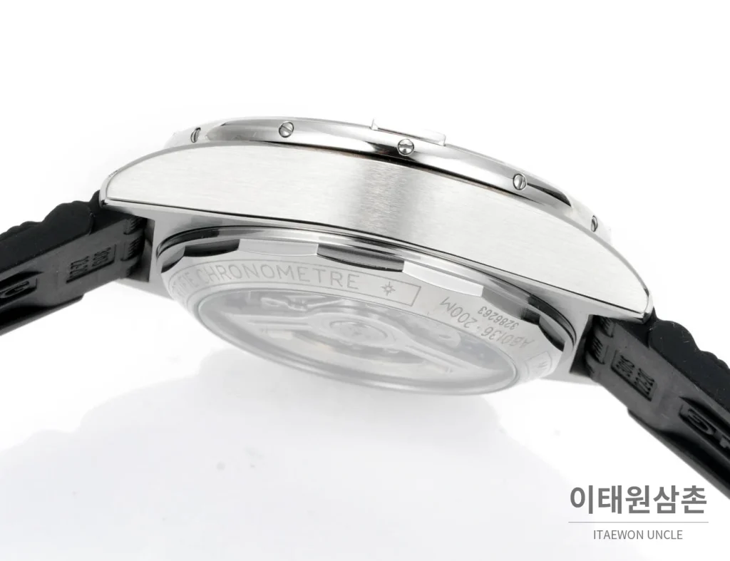 브라이틀링 크로노맷 B01 다이아몬드베젤 크로노그래프 오토매틱 42mm 블랙 다이얼 (2)