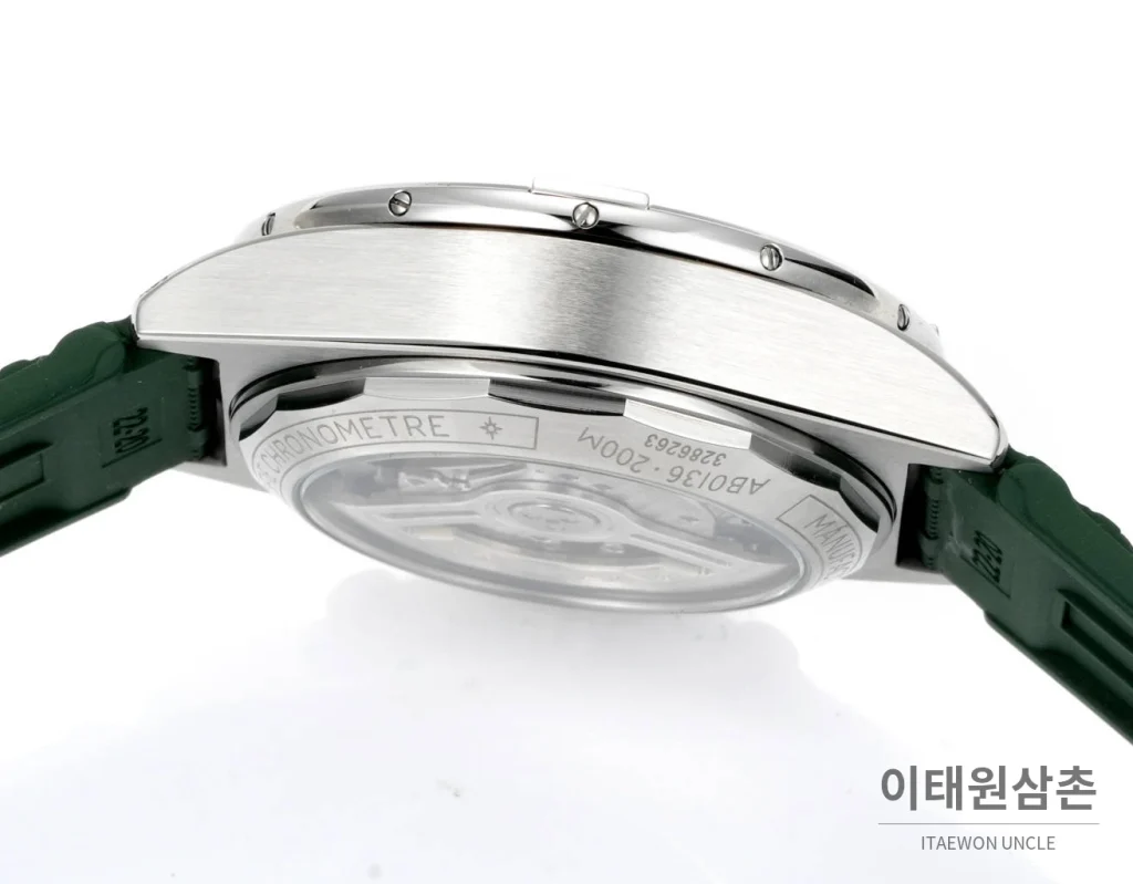 브라이틀링 크로노맷 B01 다이아몬드베젤 크로노그래프 오토매틱 42mm 그린 다이얼