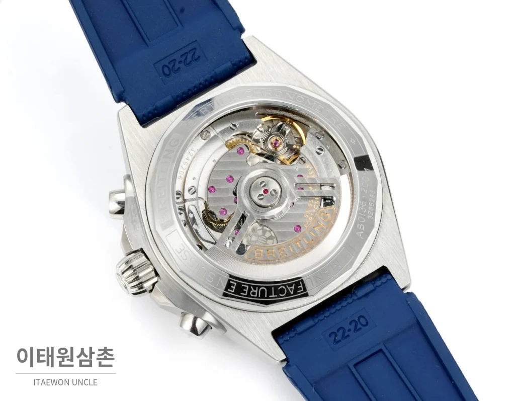 브라이틀링 크로노맷 B01 다이아몬드베젤 크로노그래프 오토매틱 42mm 네이비 다이얼