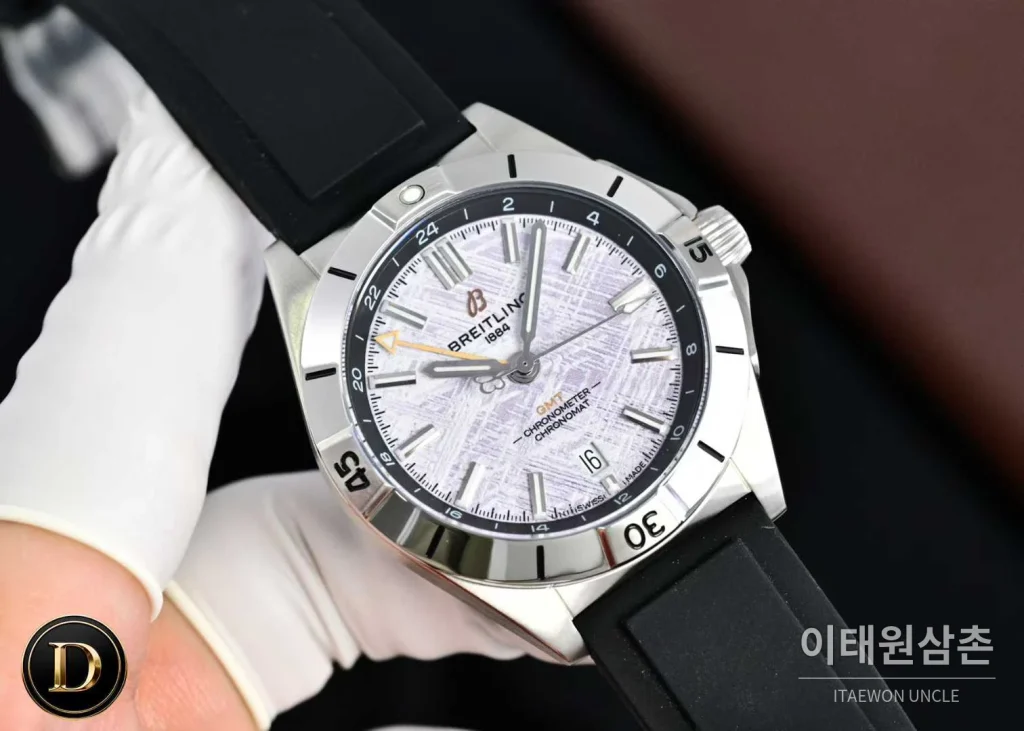 브라이틀링 크로노맷 GMT 스틸 컬러다이얼 듀얼타임 오토매틱 40mm A32398101M1A1 블랙 러버 스트랩