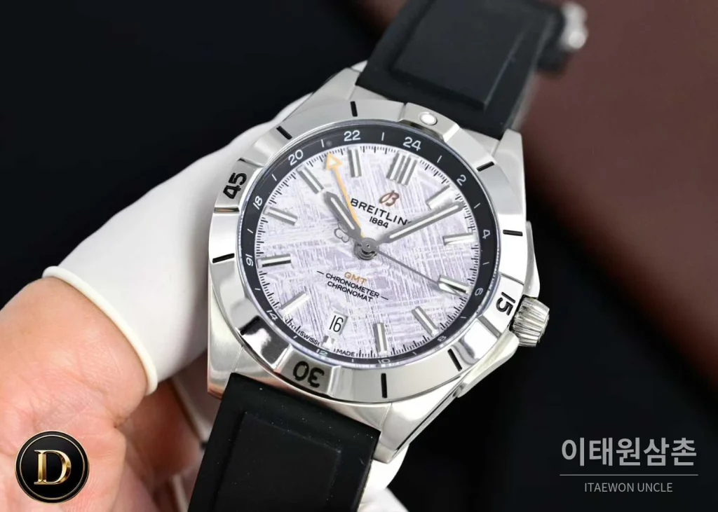브라이틀링 크로노맷 GMT 스틸 컬러다이얼 듀얼타임 오토매틱 40mm A32398101M1A1 블랙 러버 스트랩