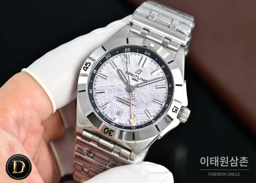 브라이틀링 크로노맷 GMT 스틸 컬러다이얼 듀얼타임 오토매틱 40mm A32398101M1A1 스틸 브레이슬릿