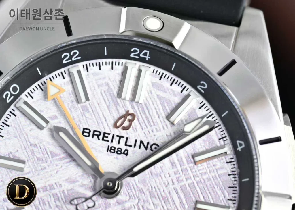 브라이틀링 크로노맷 GMT 스틸 컬러다이얼 듀얼타임 오토매틱 40mm A32398101M1A1 블랙 러버 스트랩