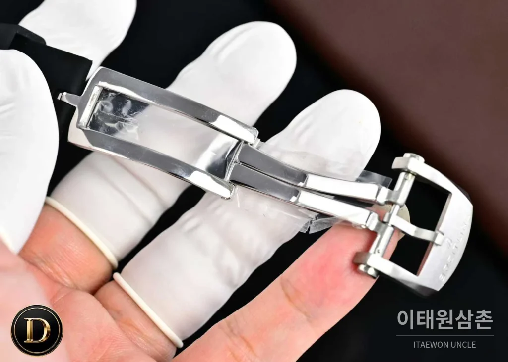 브라이틀링 크로노맷 GMT 스틸 컬러다이얼 듀얼타임 오토매틱 40mm A32398101M1A1 블랙 러버 스트랩