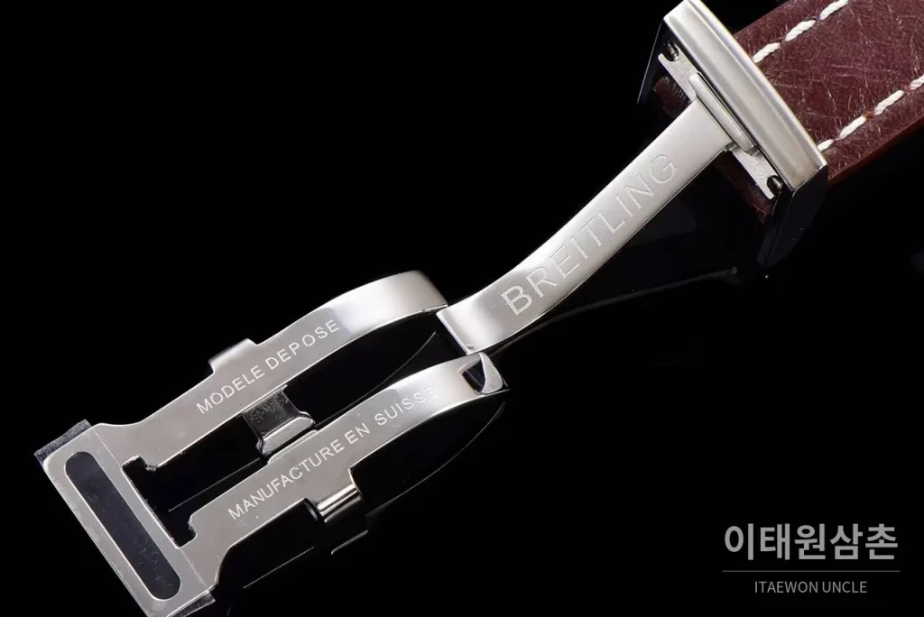 브라이틀링 크로노맷 스틸 블랙다이얼 크로노그래프 오토매틱 44mm 브라운 가죽 스트랩 실버 베젤