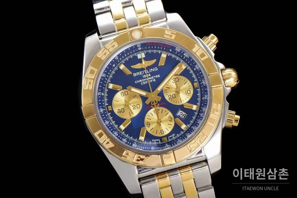 브라이틀링 크로노맷 스틸 블랙다이얼 크로노그래프 오토매틱 44mm 투톤 브레이슬릿 골드 베젤 (4)