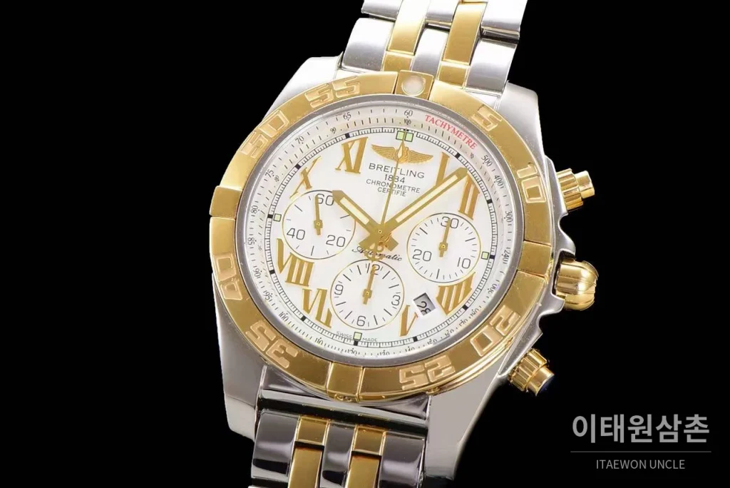 브라이틀링 크로노맷 스틸 블랙다이얼 크로노그래프 오토매틱 44mm 투톤 브레이슬릿 골드 베젤 (3)