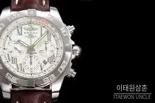 브라이틀링 크로노맷 스틸 블랙다이얼 크로노그래프 오토매틱 44mm 브라운 가죽 스트랩 실버 베젤
