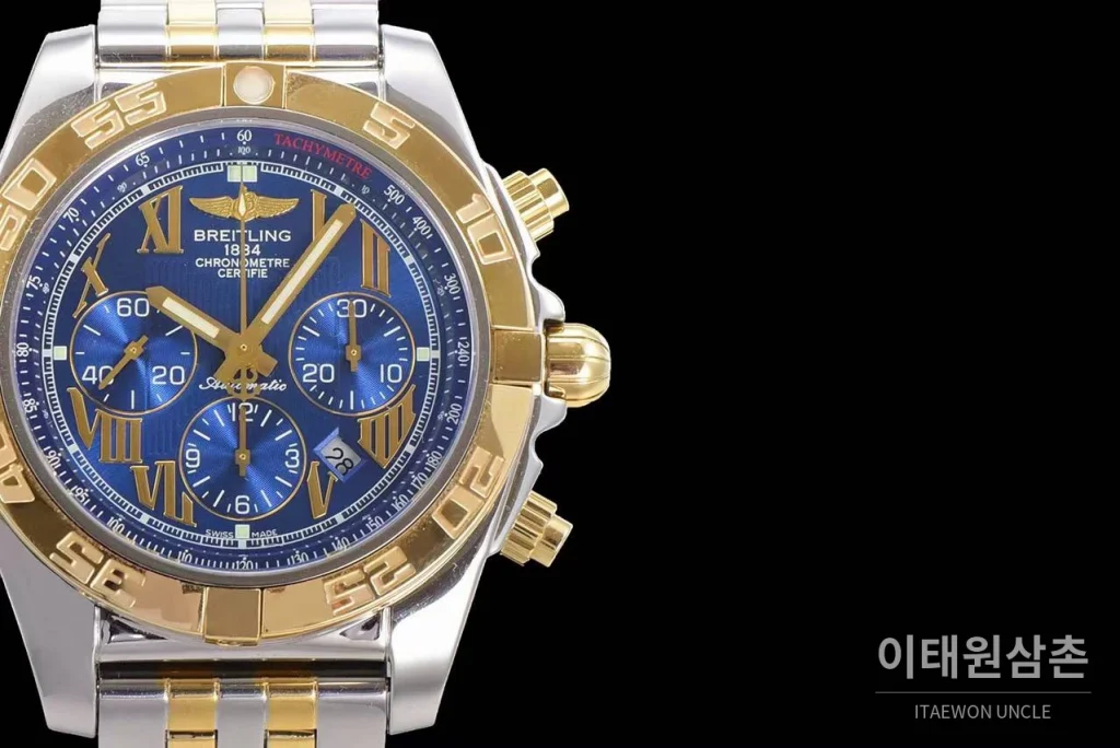 브라이틀링 크로노맷 스틸 블랙다이얼 크로노그래프 오토매틱 44mm 투톤 브레이슬릿 골드 베젤 (2)