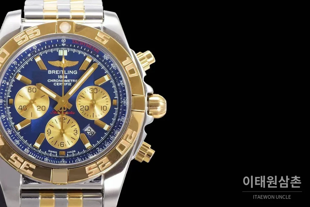 브라이틀링 크로노맷 스틸 블랙다이얼 크로노그래프 오토매틱 44mm 투톤 브레이슬릿 골드 베젤 (4)
