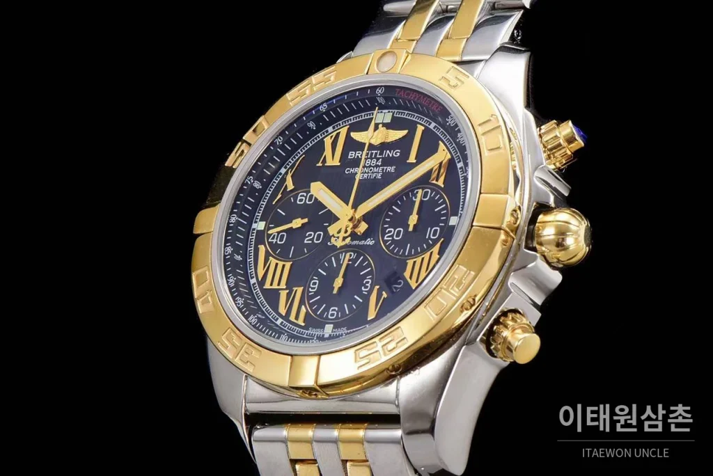 브라이틀링 크로노맷 스틸 블랙다이얼 크로노그래프 오토매틱 44mm 투톤 브레이슬릿 골드 베젤