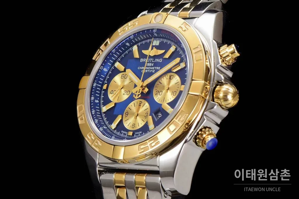 브라이틀링 크로노맷 스틸 블랙다이얼 크로노그래프 오토매틱 44mm 투톤 브레이슬릿 골드 베젤 (4)