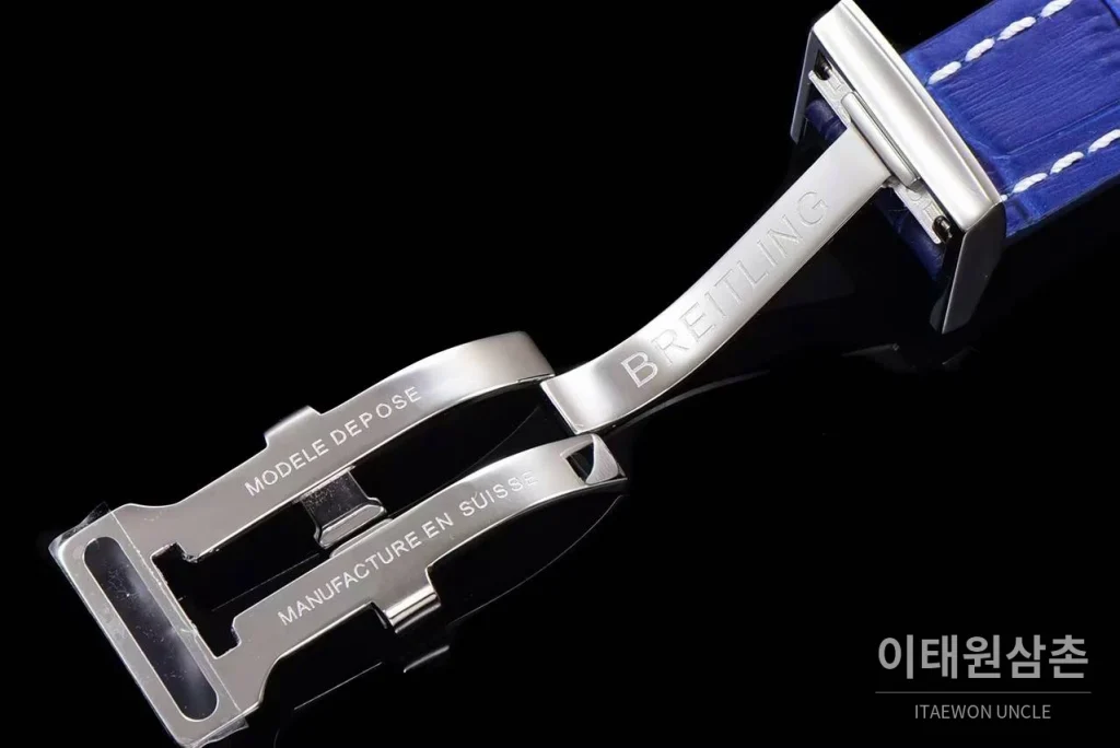 브라이틀링 크로노맷 스틸 블랙다이얼 크로노그래프 오토매틱 44mm 블루 가죽 스트랩