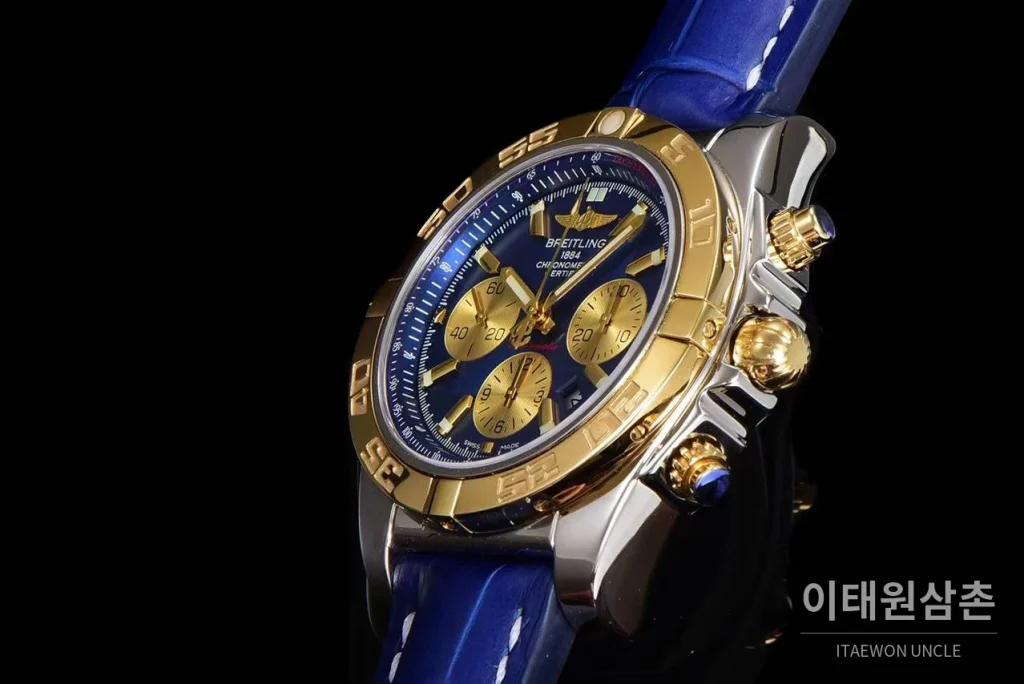 브라이틀링 크로노맷 스틸 블루다이얼 크로노그래프 오토매틱 44mm 블루 가죽 스트랩 골드 베젤