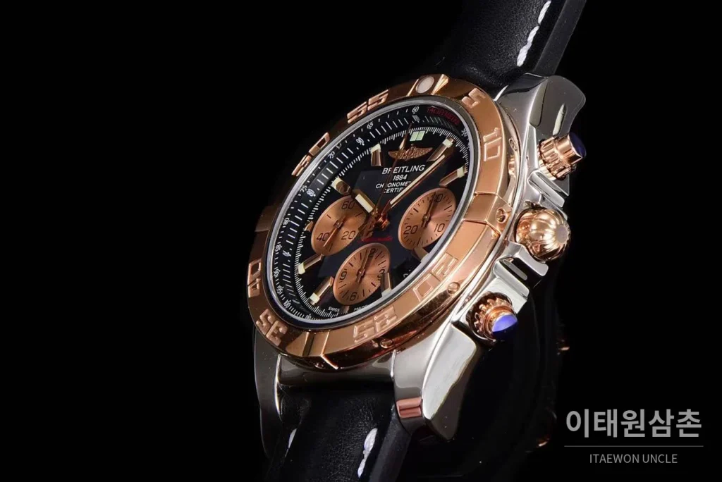 브라이틀링 크로노맷 스틸 블루다이얼 크로노그래프 오토매틱 44mm 블랙 가죽 스트랩 로즈골드 베젤