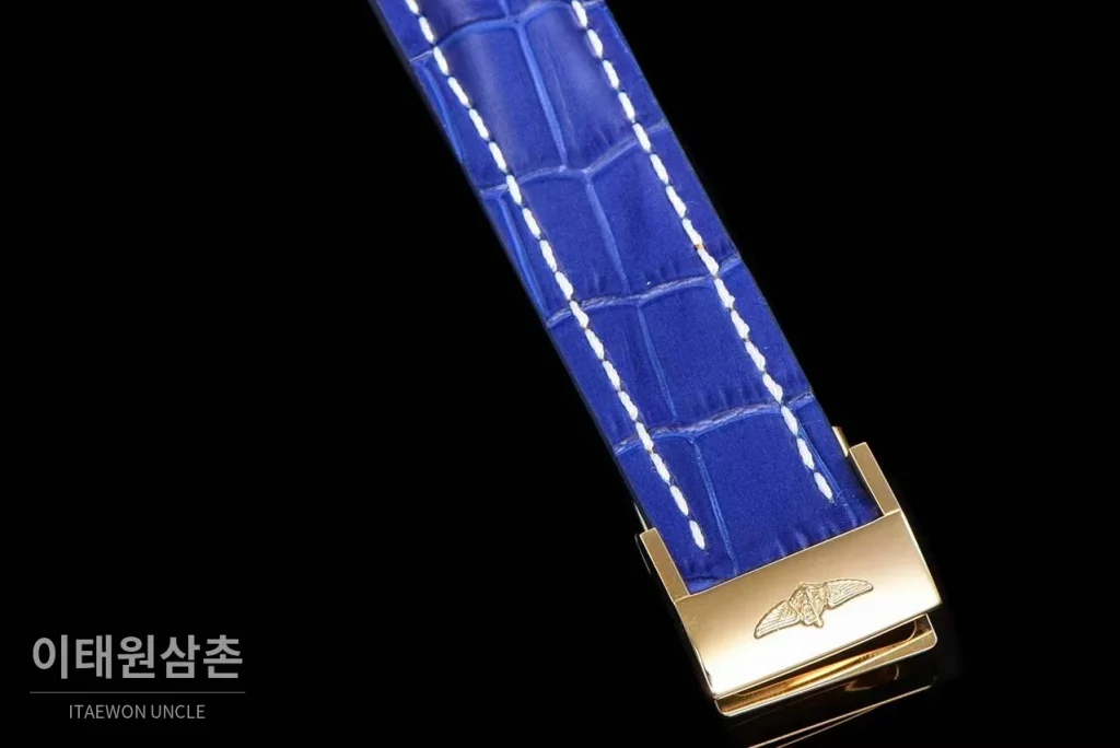 브라이틀링 크로노맷 스틸 블루다이얼 크로노그래프 오토매틱 44mm 블루 가죽 스트랩 골드 베젤