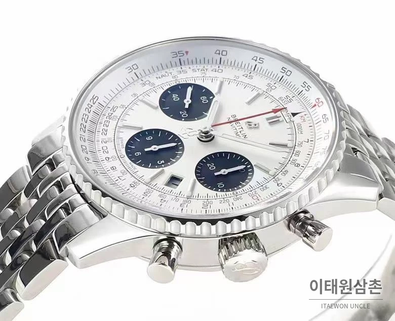 브라이틀링 내비타이머1 B01 스틸 슬라이드룰베젤 크로노그래프 오토매틱 43mm 화이트 다이얼 스틸 브레이슬릿
