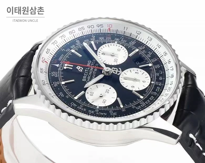 브라이틀링 내비타이머1 B01 스틸 슬라이드룰베젤 크로노그래프 오토매틱 43mm 네이비 다이얼 블랙 가죽 스트랩