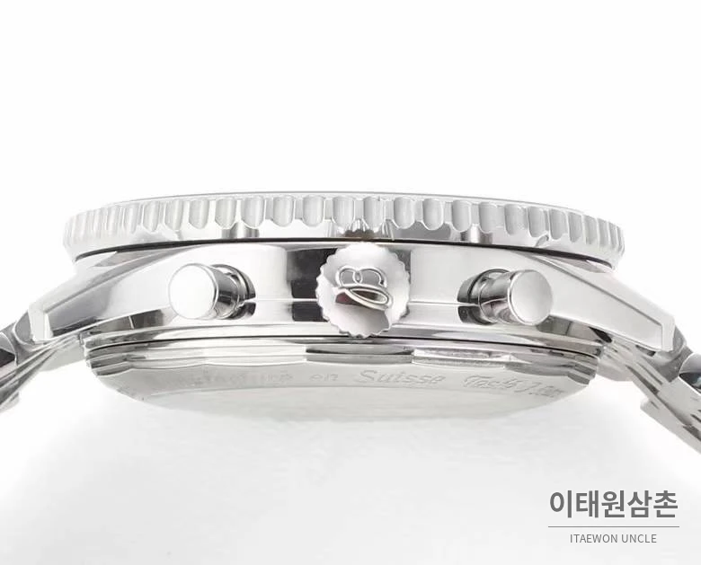 브라이틀링 내비타이머1 B01 스틸 슬라이드룰베젤 크로노그래프 오토매틱 43mm 화이트 다이얼 스틸 브레이슬릿