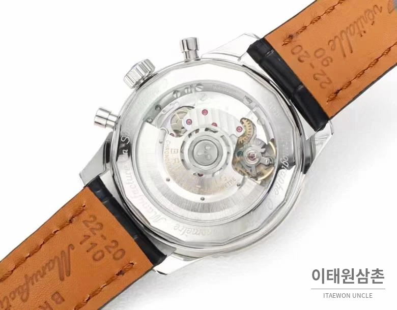 브라이틀링 내비타이머1 B01 스틸 슬라이드룰베젤 크로노그래프 오토매틱 43mm 네이비 다이얼 블랙 가죽 스트랩