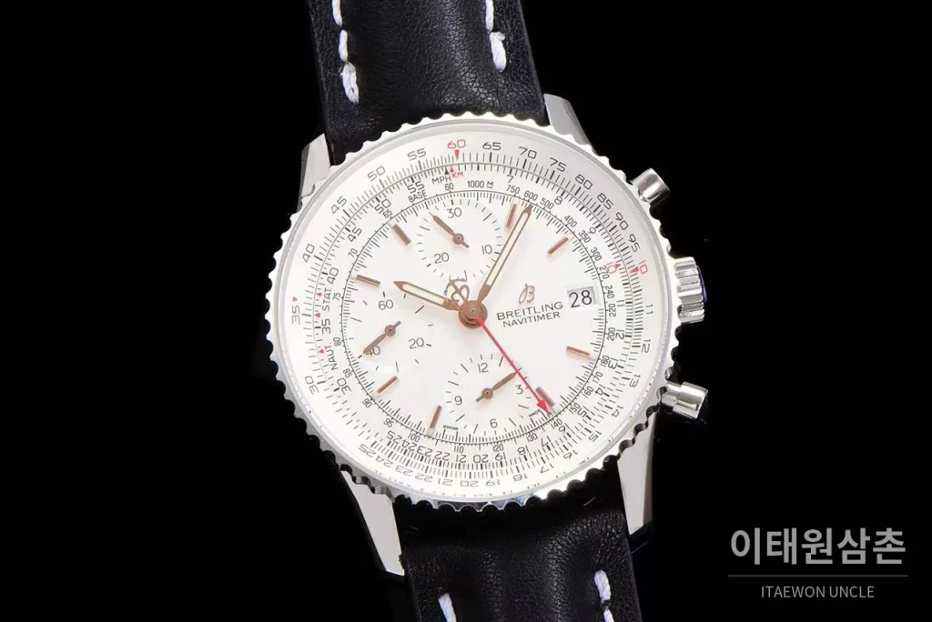 브라이틀링 내비타이머 1 스틸 블랙다이얼 크로노그래프 오토매틱 41mm 블랙 가죽 스트랩 실버 베젤
