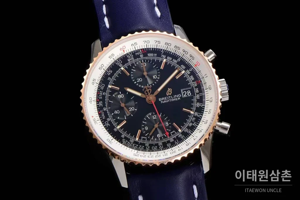브라이틀링 내비타이머 1 스틸 블랙다이얼 크로노그래프 오토매틱 41mm 네이비 가죽 스트랩 로즈골드 베젤