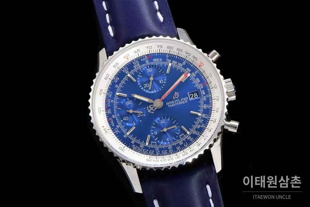 브라이틀링 내비타이머 1 스틸 블랙다이얼 크로노그래프 오토매틱 41mm 네이비 가죽 스트랩 실버 베젤