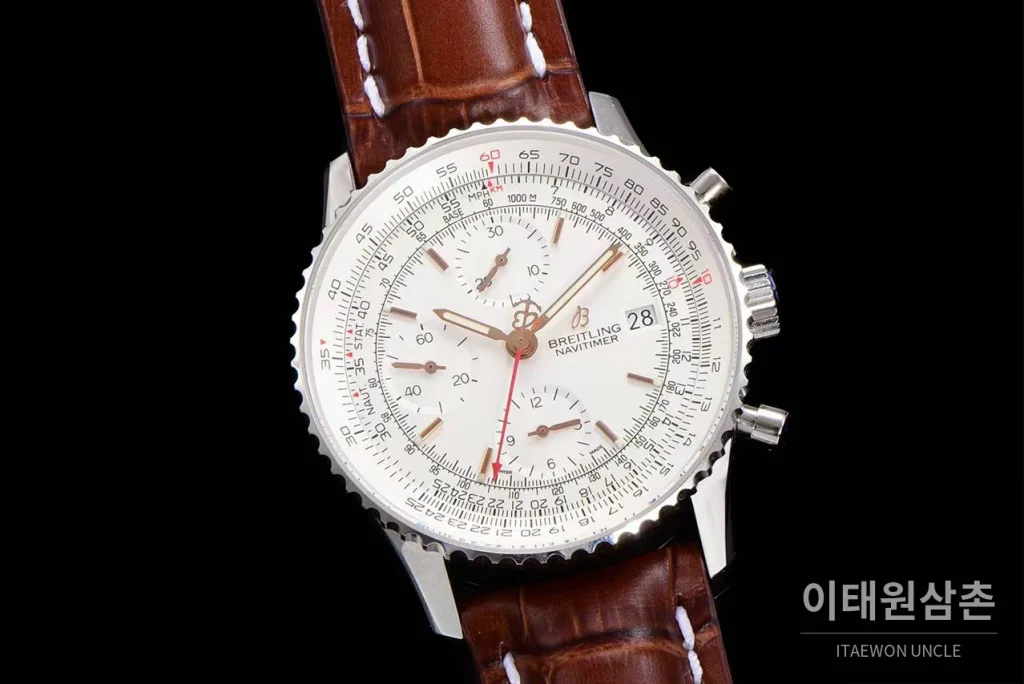브라이틀링 내비타이머 1 스틸 블랙다이얼 크로노그래프 오토매틱 41mm 브라운 가죽 스트랩 실버 베젤