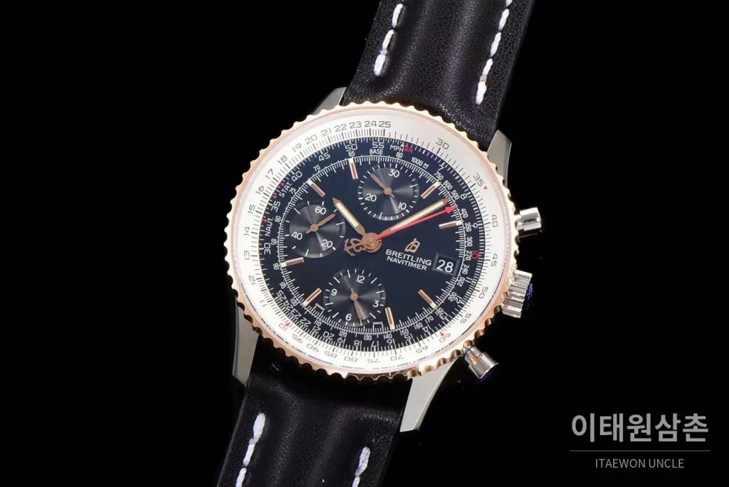 브라이틀링 내비타이머 1 스틸 블랙다이얼 크로노그래프 오토매틱 41mm 블랙 가죽 스트랩 로즈골드 베젤