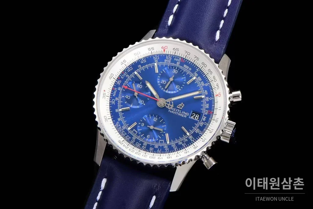 브라이틀링 내비타이머 1 스틸 블랙다이얼 크로노그래프 오토매틱 41mm 네이비 가죽 스트랩 실버 베젤