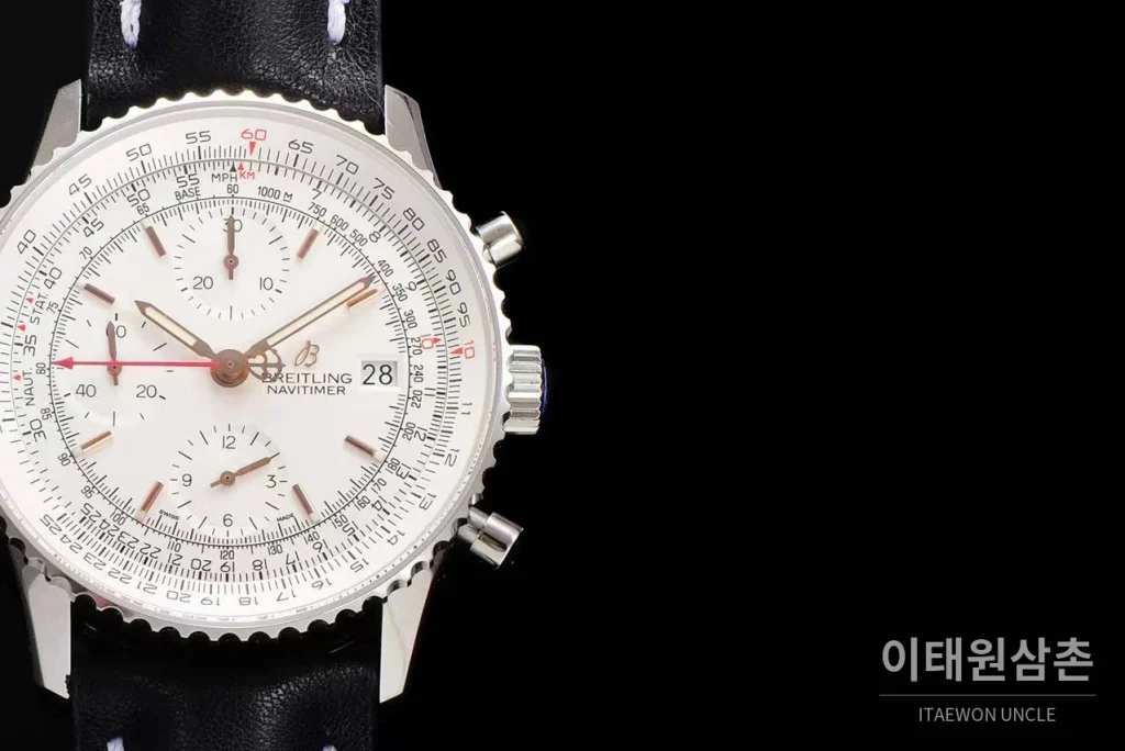 브라이틀링 내비타이머 1 스틸 블랙다이얼 크로노그래프 오토매틱 41mm 블랙 가죽 스트랩 실버 베젤