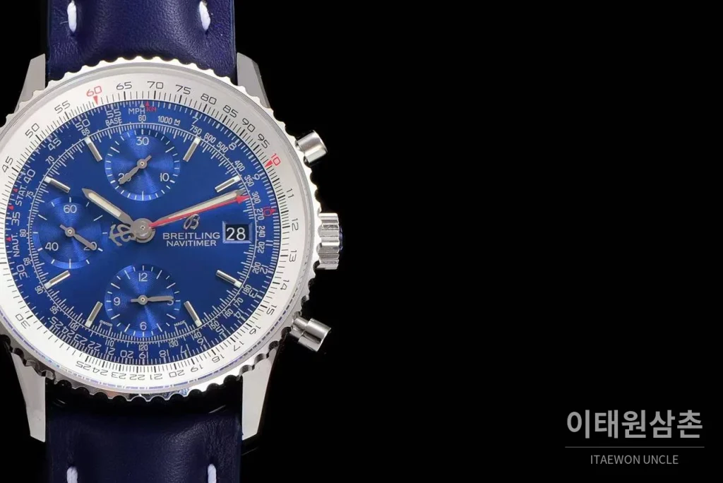 브라이틀링 내비타이머 1 스틸 블랙다이얼 크로노그래프 오토매틱 41mm 네이비 가죽 스트랩 실버 베젤