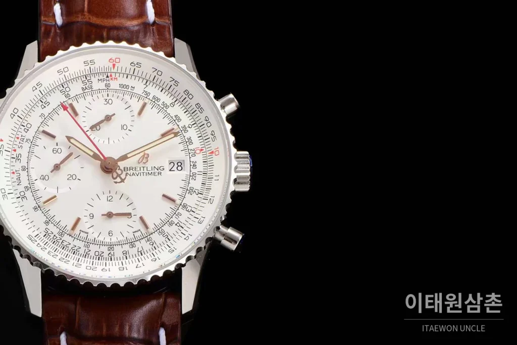 브라이틀링 내비타이머 1 스틸 블랙다이얼 크로노그래프 오토매틱 41mm 브라운 가죽 스트랩 실버 베젤