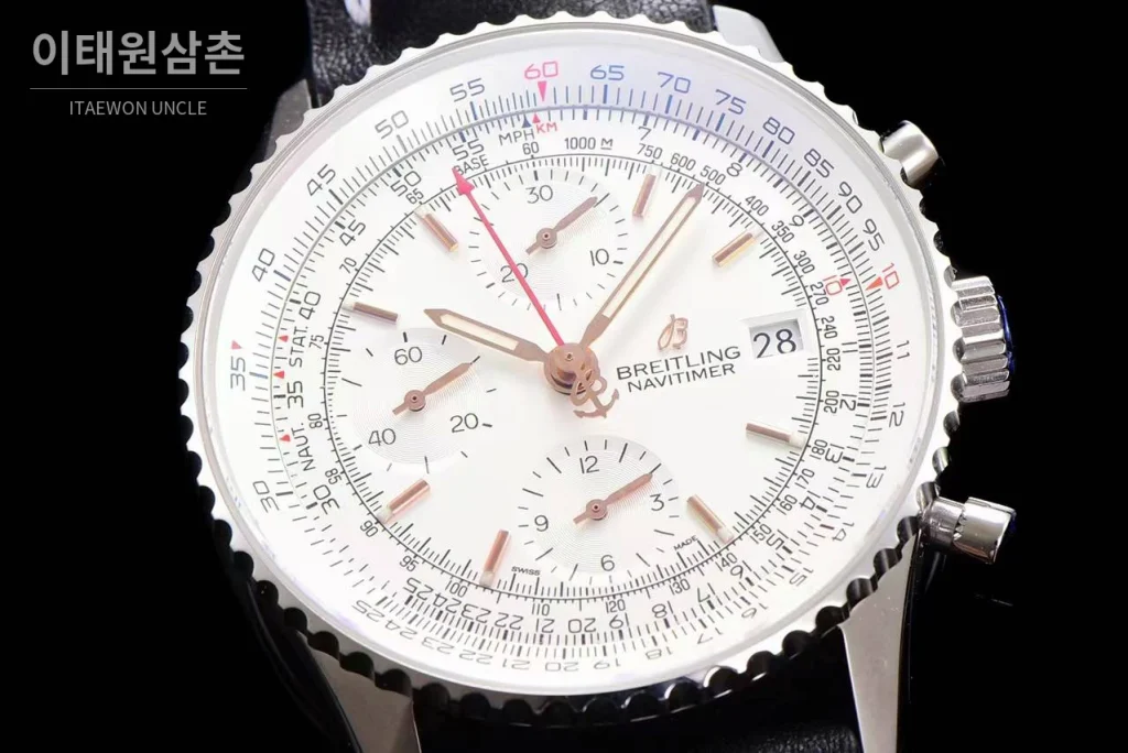 브라이틀링 내비타이머 1 스틸 블랙다이얼 크로노그래프 오토매틱 41mm 블랙 가죽 스트랩 실버 베젤