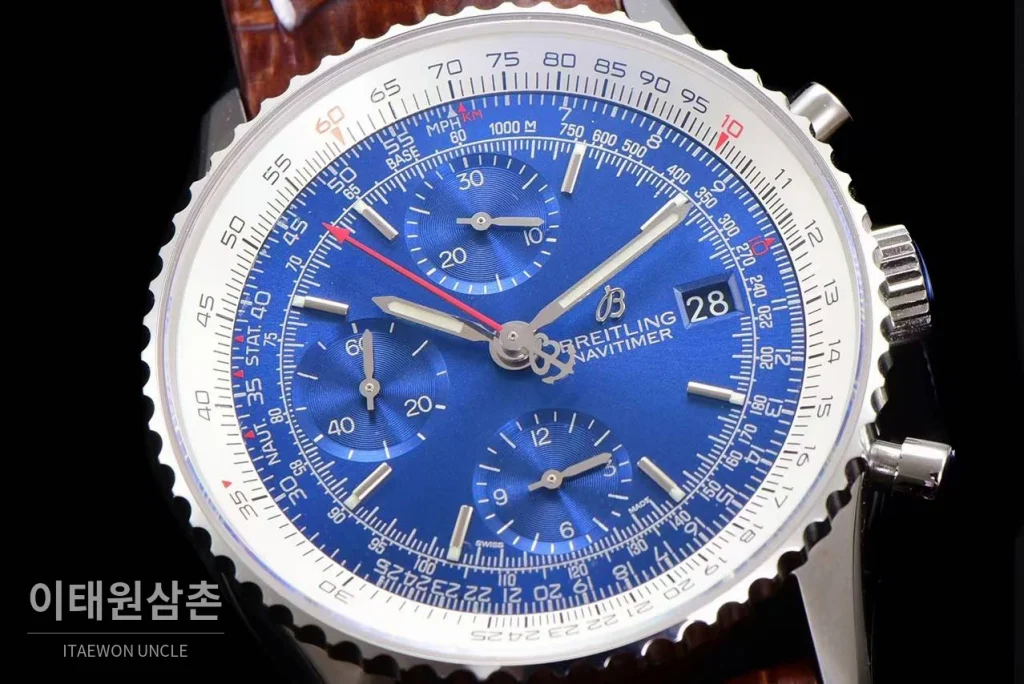 브라이틀링 내비타이머 1 스틸 블랙다이얼 크로노그래프 오토매틱 41mm 브라운 가죽 스트랩 화이트 베젤