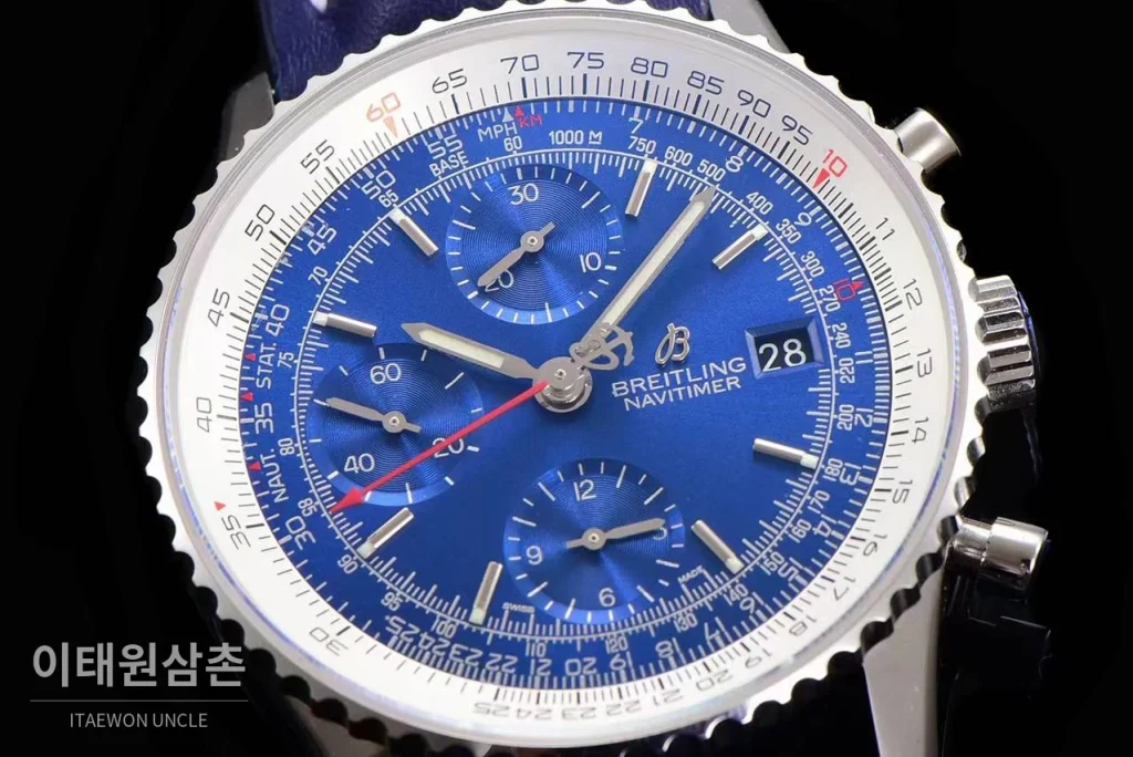 브라이틀링 내비타이머 1 스틸 블랙다이얼 크로노그래프 오토매틱 41mm 네이비 가죽 스트랩 실버 베젤