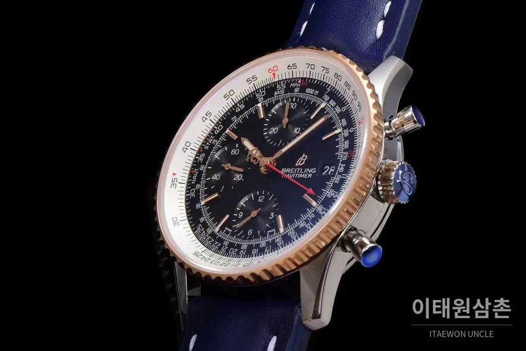 브라이틀링 내비타이머 1 스틸 블랙다이얼 크로노그래프 오토매틱 41mm 네이비 가죽 스트랩 로즈골드 베젤
