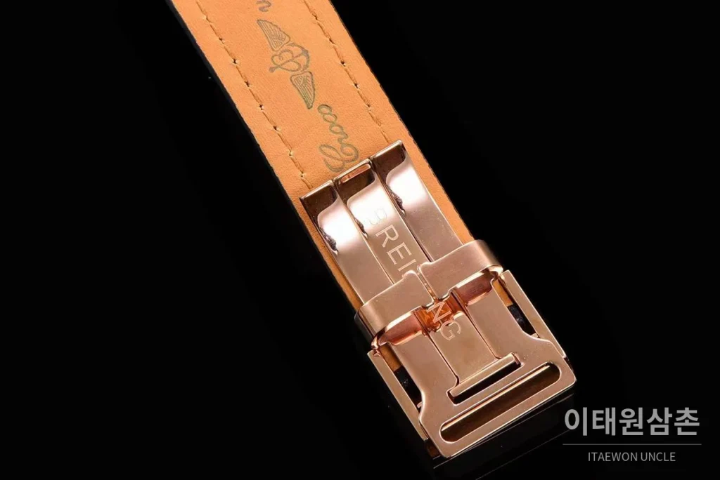 브라이틀링 내비타이머 1 스틸 블랙다이얼 크로노그래프 오토매틱 41mm 브라운 가죽 스트랩 로즈골드 베젤