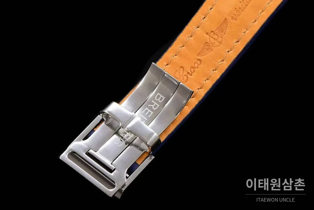 브라이틀링 내비타이머 1 스틸 블랙다이얼 크로노그래프 오토매틱 41mm 네이비 가죽 스트랩 실버 베젤 (2)